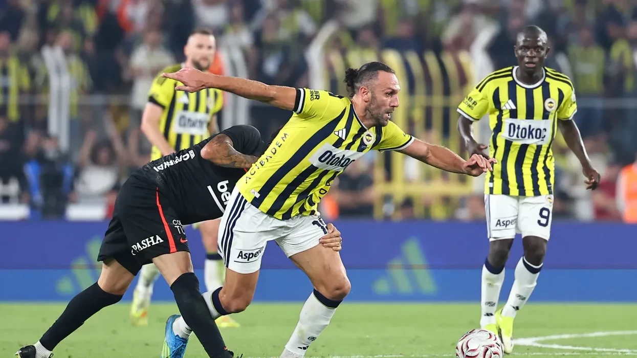 Fenerbahçe shpërthen ndaj gjyqtarëve pas humbjes nga Besiktasi, në qendër të ankesave edhe Muriqi