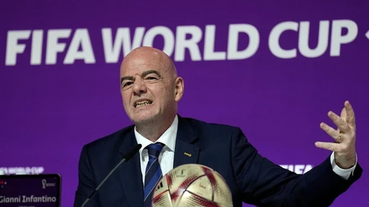 “Asgjë nuk ka ndryshuar” - Infantino konfirmon kandidaturën për një tjetër mandat në krye të FIFA-s