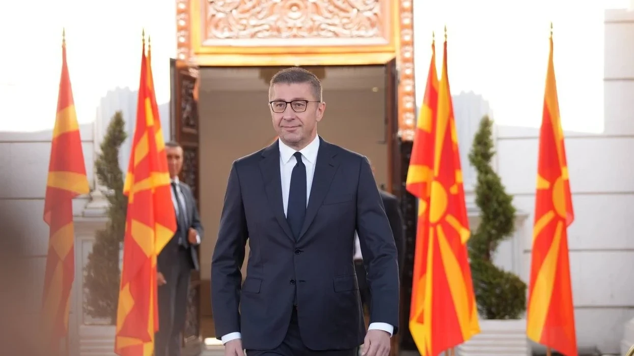 Mickoski: Le të jemi brezi që do ta çojë vendin në BE, por nuk ka kompromise për identitetin, gjuhën dhe kulturën
