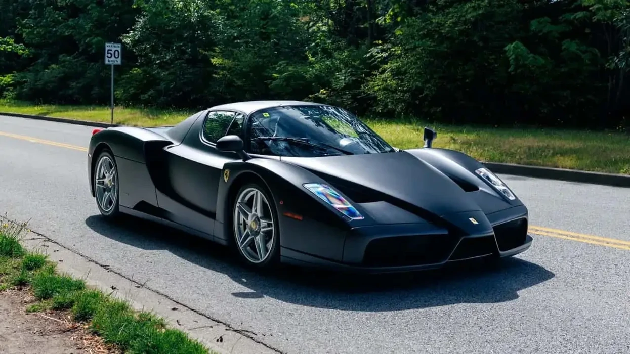 Vetëm një Ferrari Enzo u prodhua në të zezë mat – tani del sërish në shitje