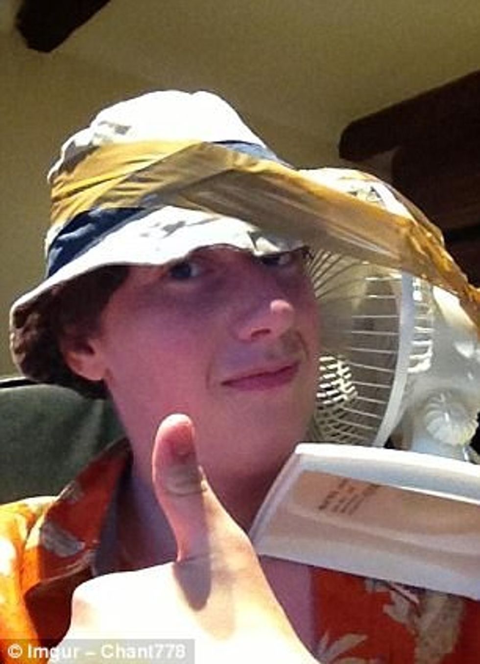 Imazhet qesharake tregojnë se si po përballen disa njerëz me të nxehtin foto 8