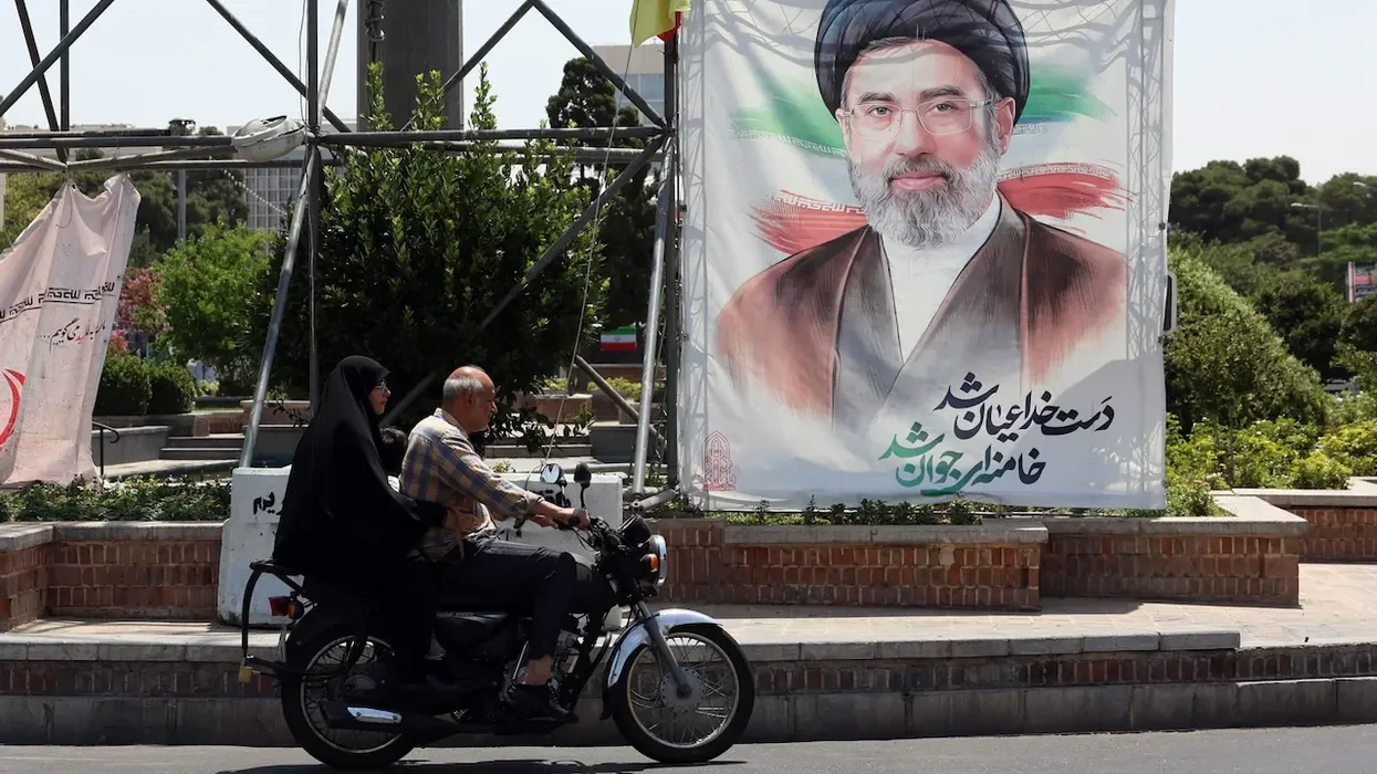 Udhëheqësi suprem i Iranit është i vdekur ose në gjendje kome, gjithçka tjetër është mashtrim Udhëheqësi suprem i Iranit është i vdekur ose në gjendje kome, gjithçka tjetër është mashtrim