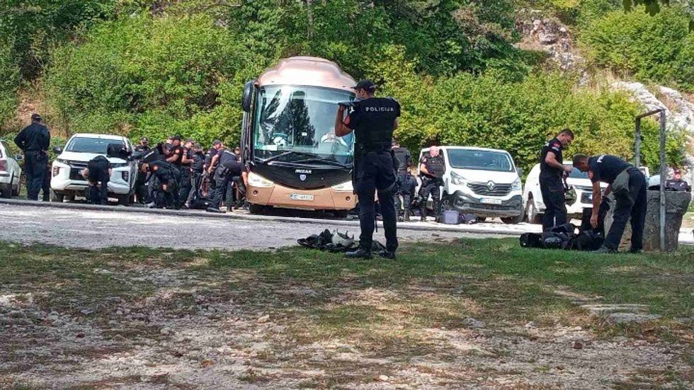 img 470ad191510b86ffcb772081e1f33662 v 1