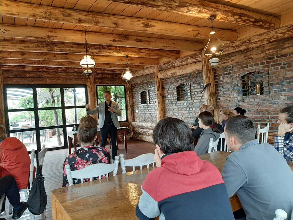 IMG 544594473785bd2b174950cdac9664f9 V