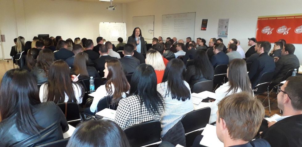 IMG 5c8335906c34efe083a6f45351471fdd V