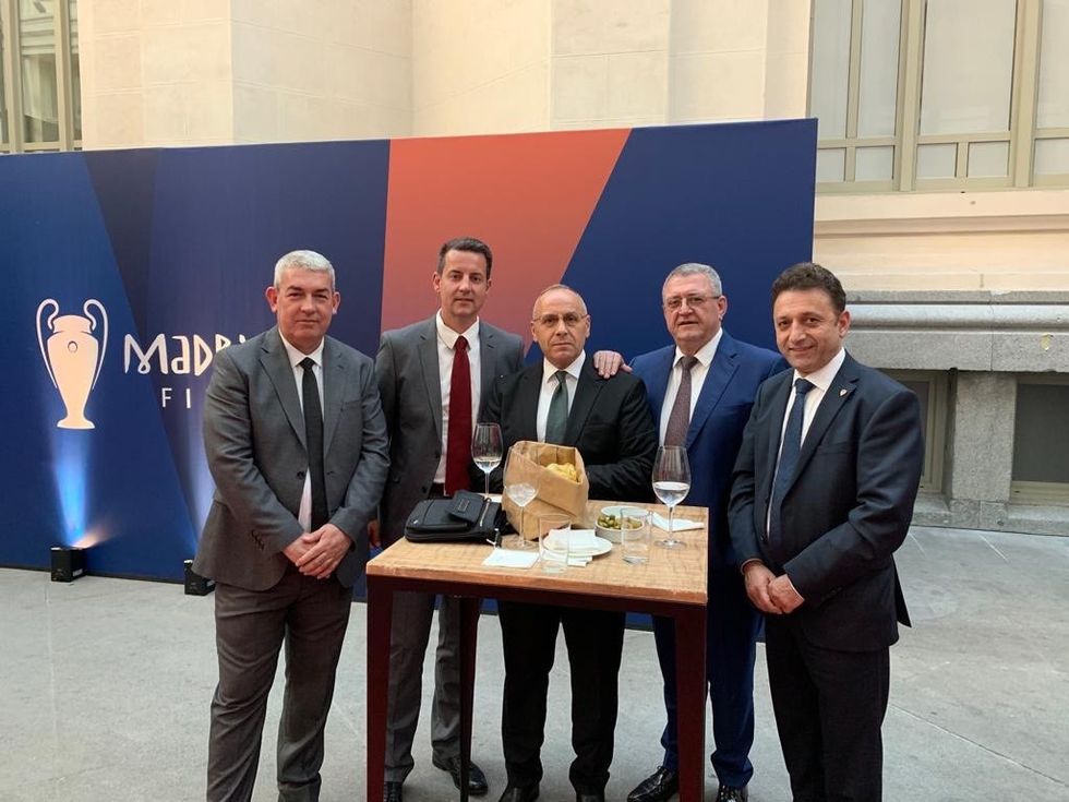 IMG 8ebc6013a58e1c25a4abb4e04637c88d V