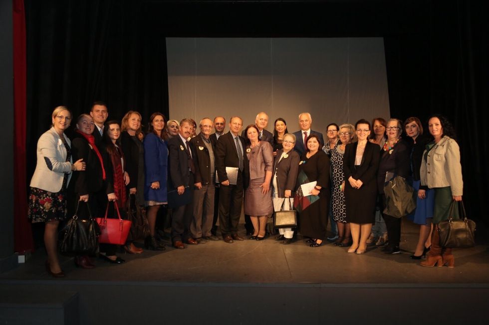 IMG b7edcae79532ec4875e11269a9ca4c6d V