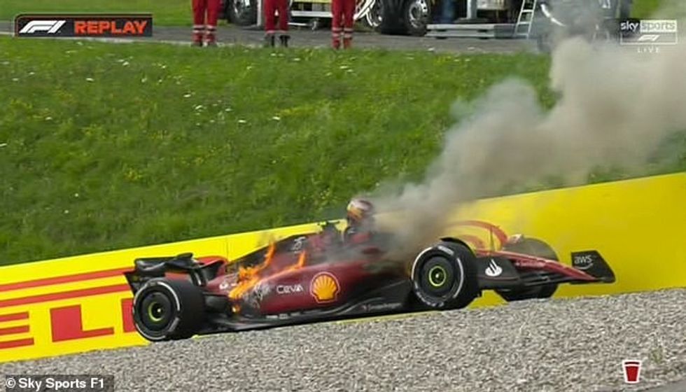 Incidenti ndodhi në xhiron e 58-të, me Sainz që sapo arriti të dilte nga makina në kohë