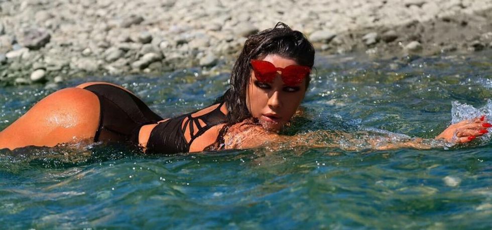 Ingriti di të jetë shpesh provokuese me pozat e saj.