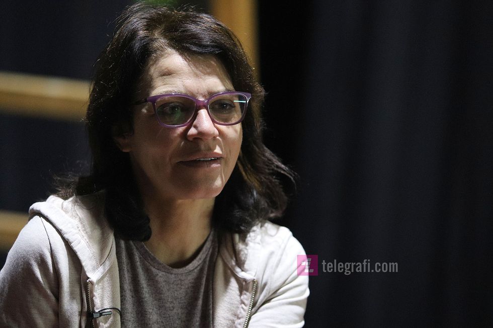 Irena Cahani Aliu interviste foto Ridvan Slivova 2