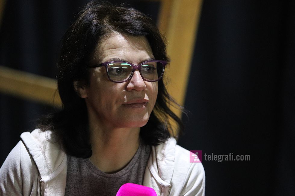 Irena Cahani Aliu interviste foto Ridvan Slivova 3