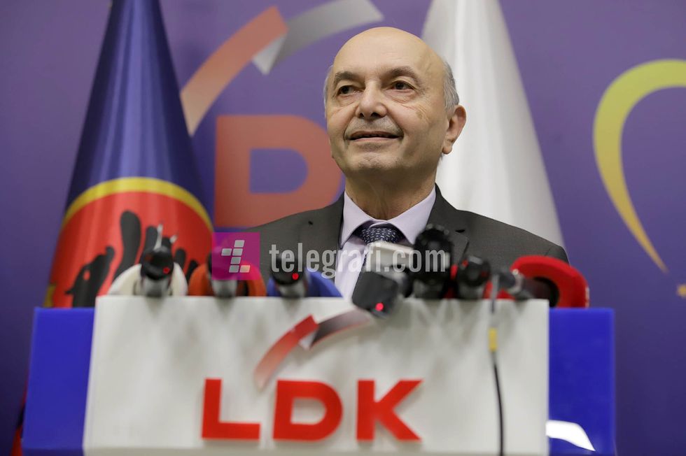 Isa Mustafa konference pase mbledhjes me Keshillin e Pergjithshem te LDK se foto Ridvan Slivova 2