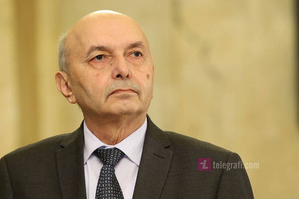 Isa Mustafa konference per arritjen e marreveshjes LVV dhe LDK se foto Ridvan Slivova 1