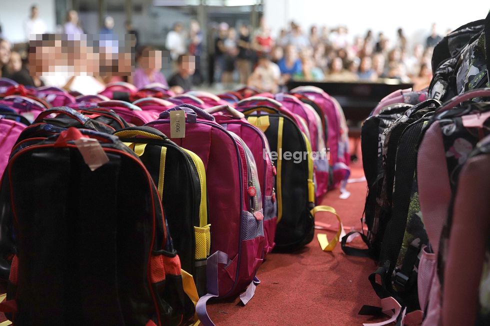 Islamic Relief Kosova shperndan 1700 canta shkollore per femijet jetim foto Ridvan Slivova 16 1