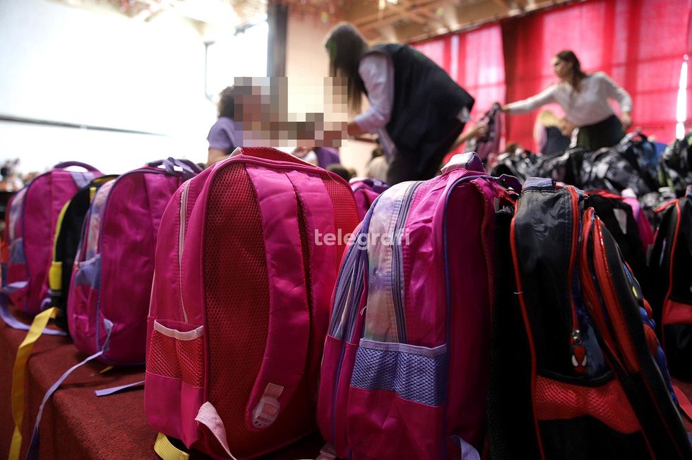 Islamic Relief Kosova shperndan 1700 canta shkollore per femijet jetim foto Ridvan Slivova 21 1