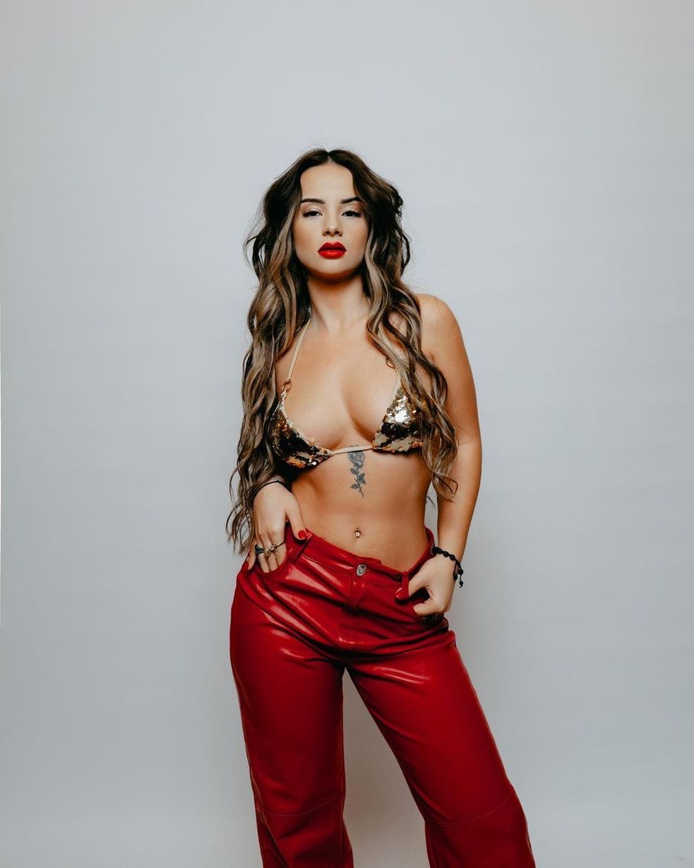 isyourgirlrina 264835672 321491289559349 6902561266183128433 n