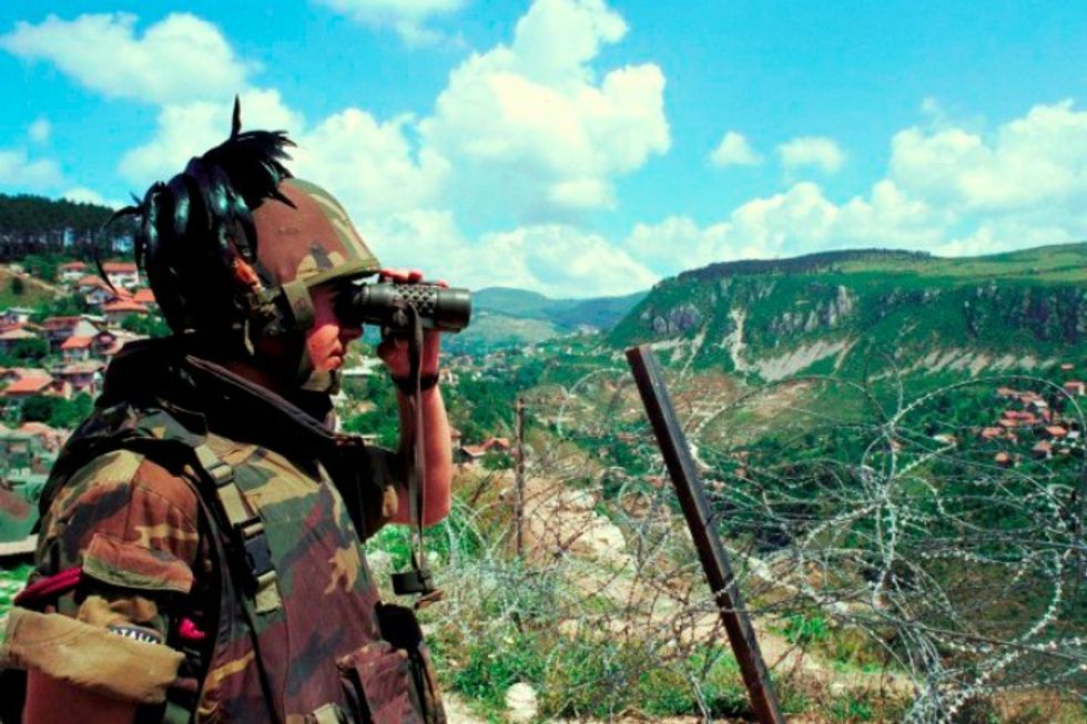 italian-soldier-sarajevo-640-NATO