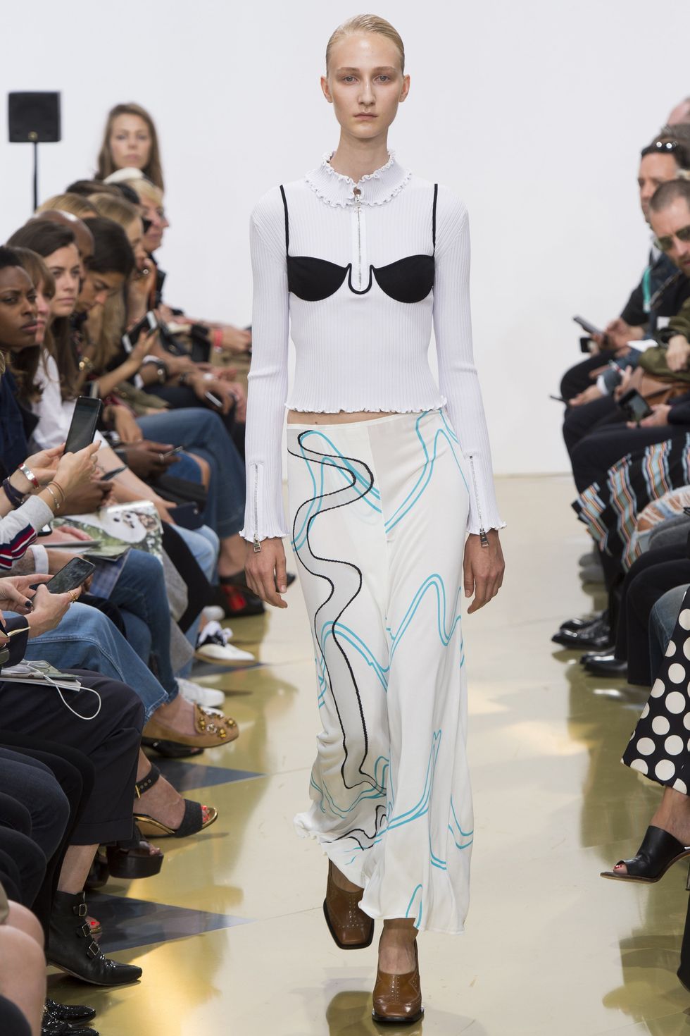 J.W.Anderson-Ready-To-Wear-SS-2016-LFW-2