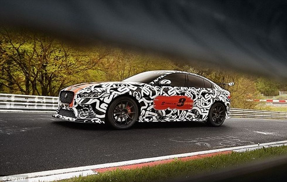 Jaguar bën të ditur datën e lansimit të modelit më të fuqishëm që ka punuar ndonjëherë foto 3