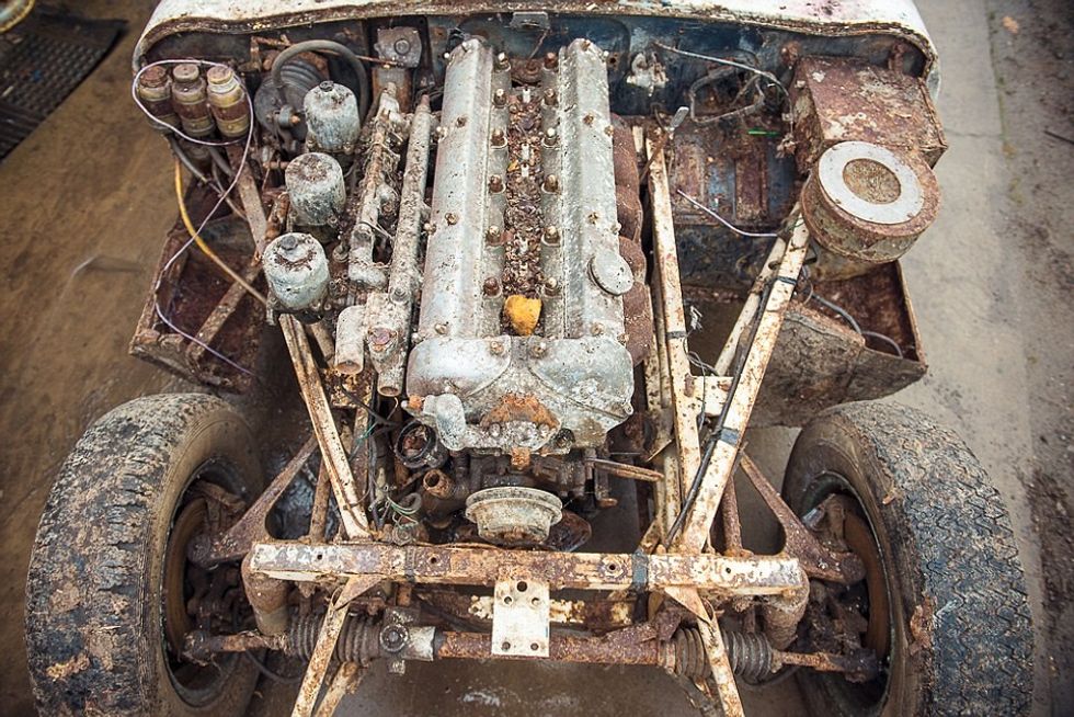 Jaguar E Type i braktisur para 20 vitesh mund te shitet per dhjetera mijera euro foto 5