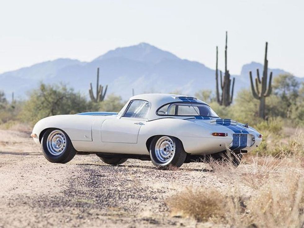 Jaguar E Type nga edicioni i vetem 12 veturave eshte shitur per çmim enorm foto 2