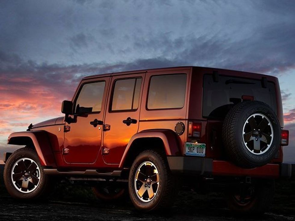 Jeep Wrangler me tavan dhe pjesën e pasme transparente foto 5