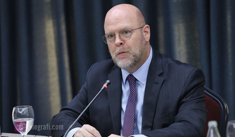 Jeffrey M. Hovenier ambasador i ShBA se diskutim ne Levizja FOL foto Ridvan Slivova 10 e1674240523236