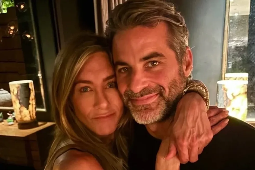Jennifer Aniston dhe Jim Curtis po e shijojnë lidhjen e tyre: Partneri i tyre i dashurisë e bën aktoren vërtet të lumtur