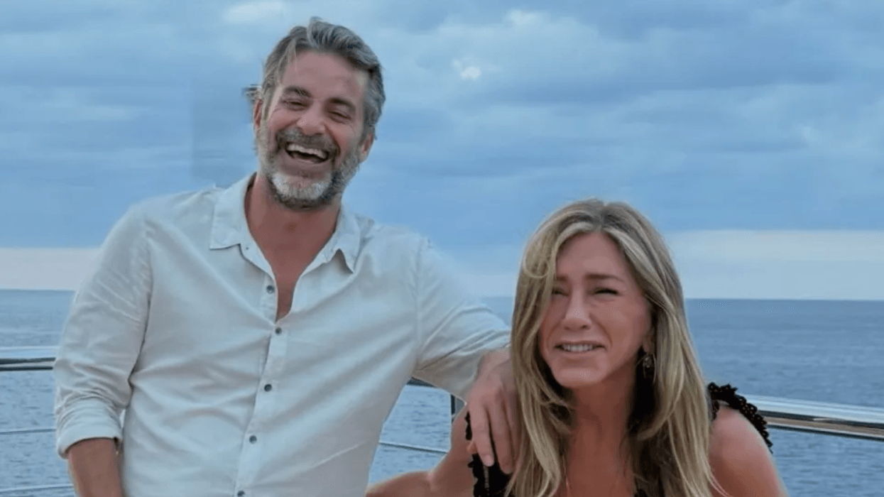 Jennifer Aniston shfaqet në formë të shkëlqyer gjatë pushimeve me partnerin Jim Curtis