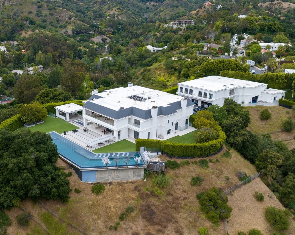 Jennifer Lopez, Ben Affleck buy $60 million Beverly Hills home