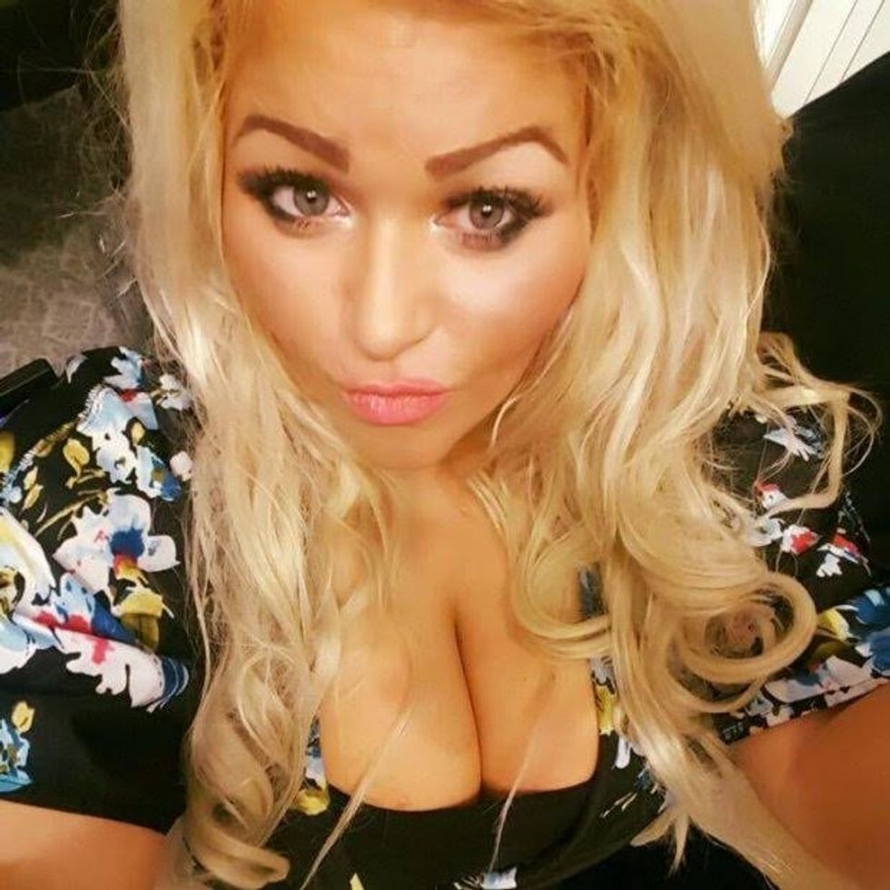 Jessica Jane O'Brien tried to sell her settee on Facebook and accidentally posted a picture of her boobs Taken from Facebook without permission https://www.facebook.com/jessica.obrien.733/photos?source_ref=pb_friends_tl check with legal before usage