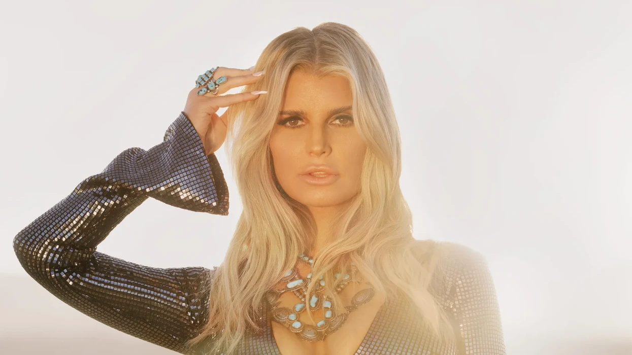 Jessica Simpson rrëfen presionin që përjetoi në fillimet e karrierës: Më kërkuan të dobësohesha dhe të ndryshoja pamjen time