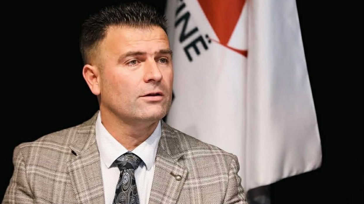 Leximi i gabuar i lirisë dhe demokracisë