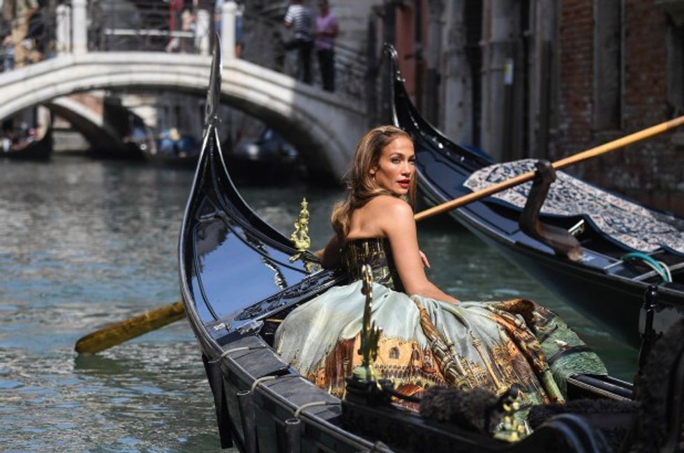 jlo gondola 05