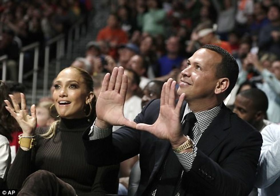 Jlo2