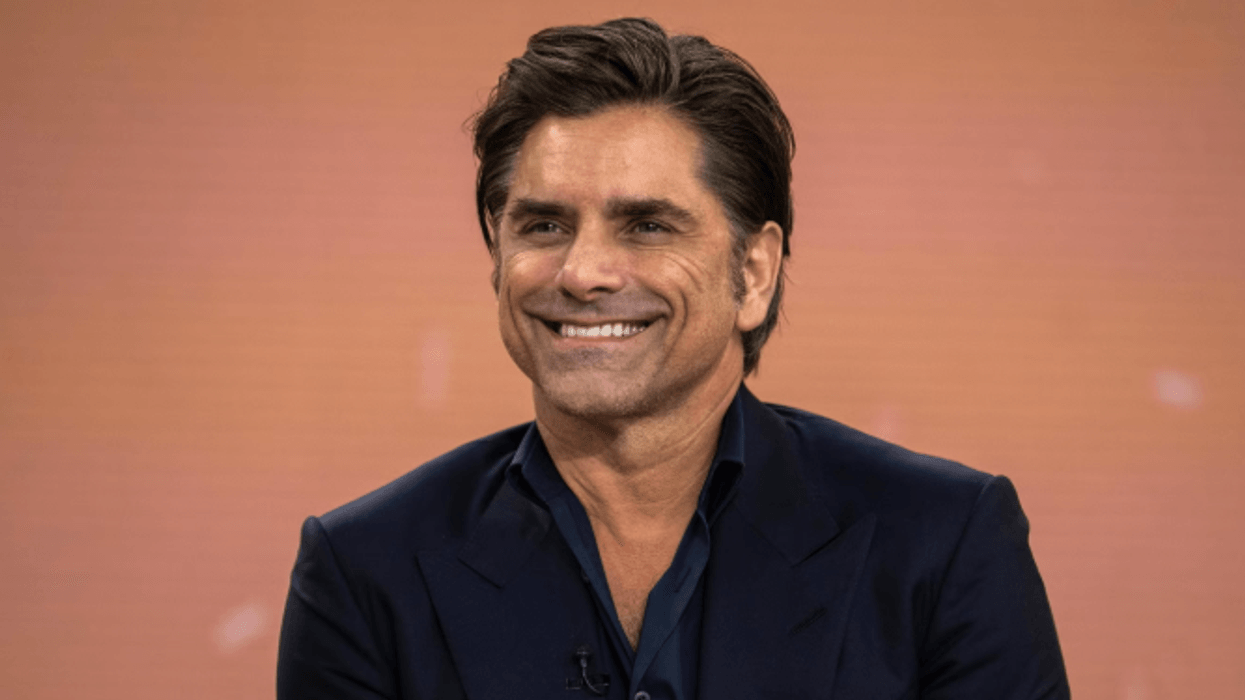 John Stamos - aktori që u bë ikonë e televizionit, por kaloi një periudhë të vështirë pas kamerave