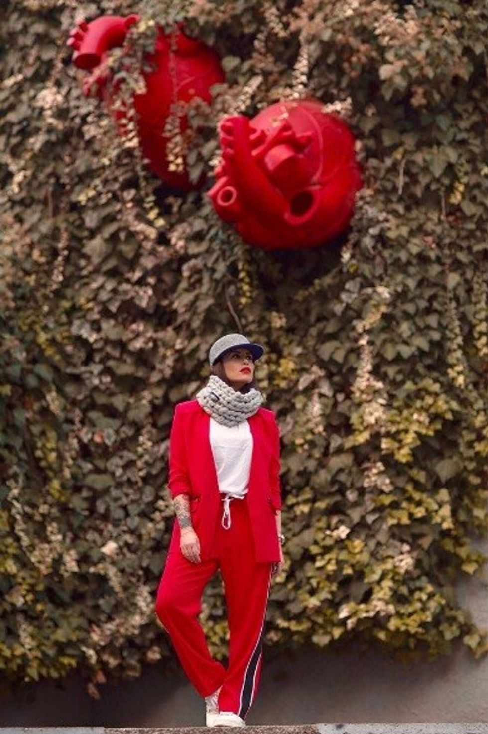 Jonida, plot stil në ngjyrën e kuqe. Foto nga: Instagram