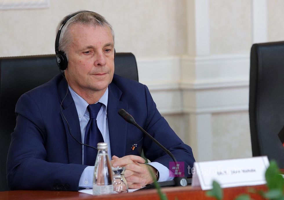 Jorn Rohde ambasador i Gjermanise takohet me Komisionin per Pune te Jashtme dhe Diaspore foto Ridvan Slivova 6 e1673033854351