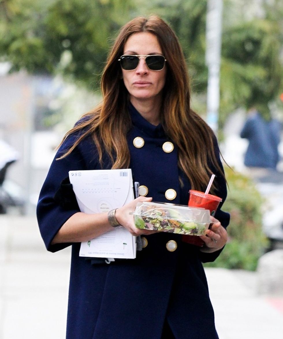 julia roberts healthy salad diet 02