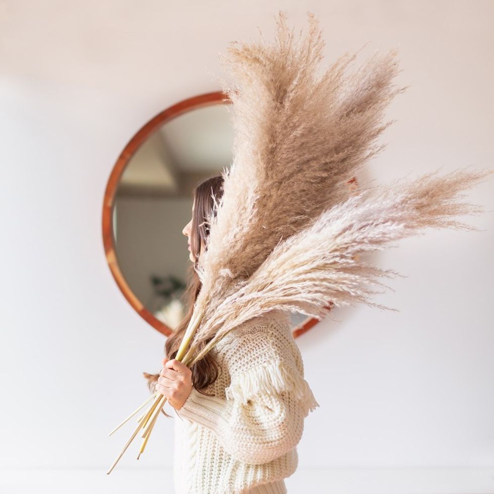 justinecelina all about pampas grass featured 1
