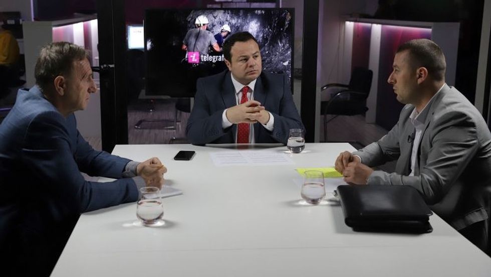 Jusuf Azemi dhe Valon Leci foto Ridvan Slivova 1