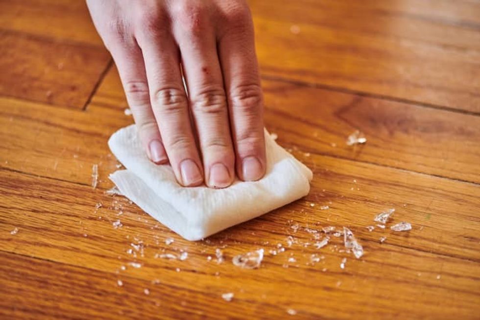 k Photo Lifestyle 2020 04 4 Easy Ways to Clean Up Broken Glass 4 Easy Ways to Clean Up Broken Glass Tips from the Kitchn673