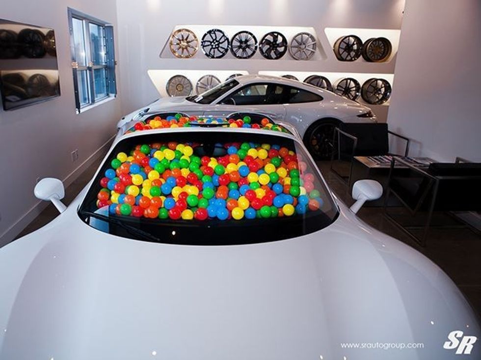 Ka një arsye të veçantë pse Porsce 918 Spyder është mbushur me topa foto 3