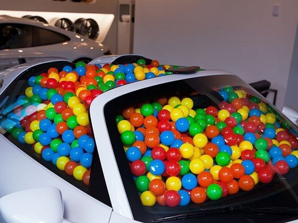 Ka një arsye të veçantë pse Porsce 918 Spyder është mbushur me topa foto 4