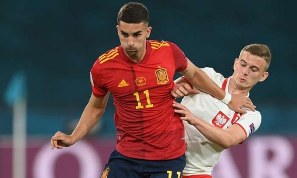 kacper kozlowski poland ferran torres spain euro 2020 fk7mk4fobqnw1ec1icjzxdgrb