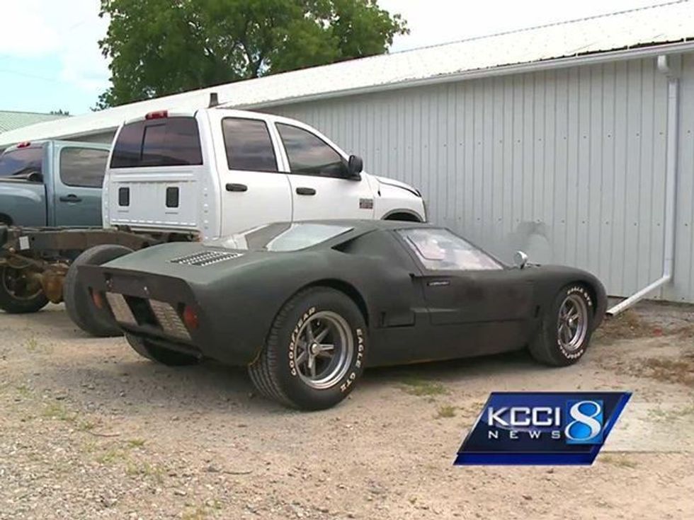 Kapen hajnat që vodhën veturën e rrallë dhe provuan ta fshehin duke ia ndryshuar ngjyrën foto 4