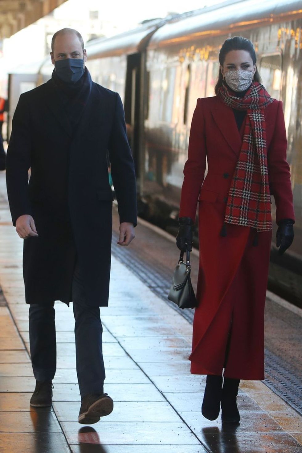 kate middleton coat royal train tour 4 1607435721