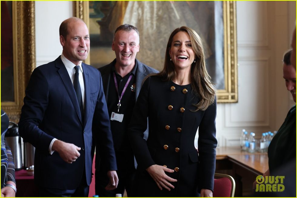 kate middleton prince william meet staffers 03