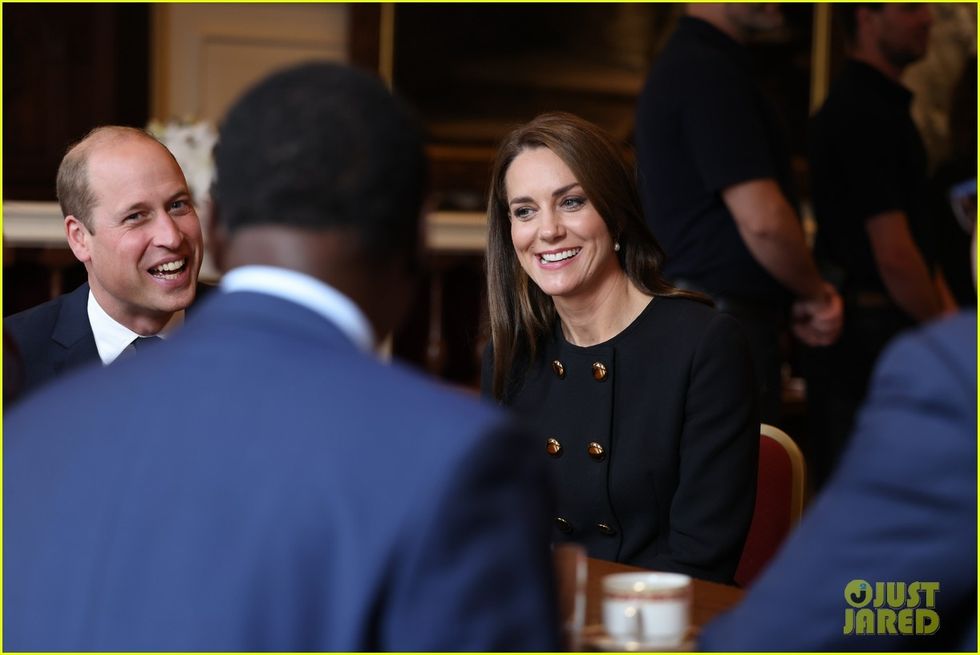 kate middleton prince william meet staffers 05