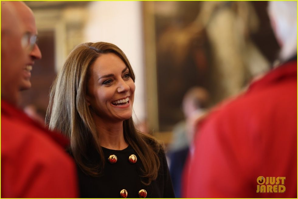 kate middleton prince william meet staffers 07